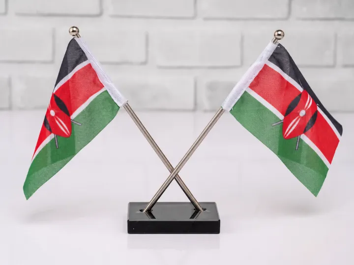 Kenya Desk Flag Set
